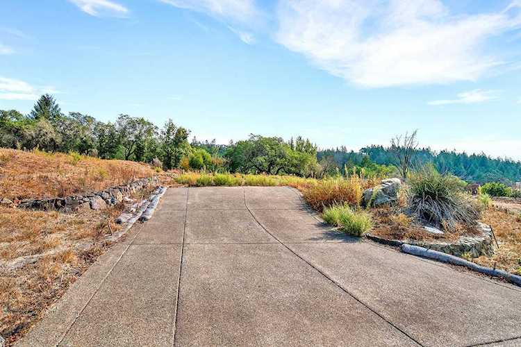3708 Crown Hill Drive Santa Rosa, CA 95404