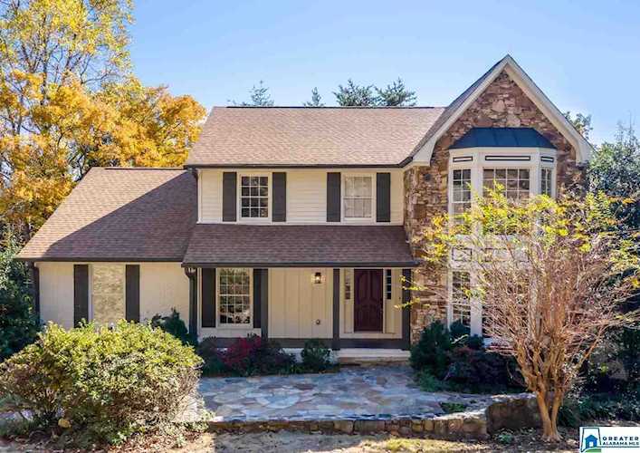 325 Vesclub Dr Vestavia Hills, AL 35216