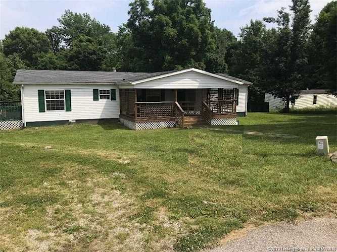 11080 Hillcrest Dr SW Mauckport, IN 47142