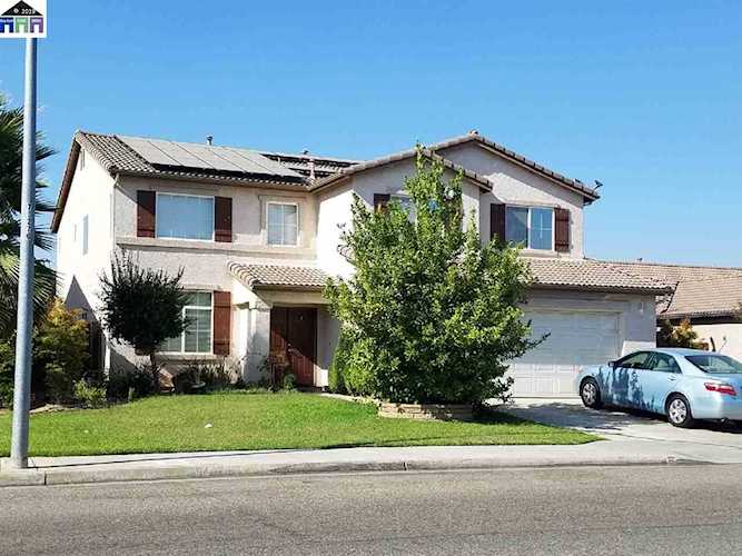 6159 E Hampton Way Fresno, CA 93727