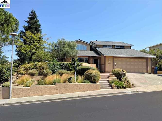 529 Cambridge Benicia, CA 94510 | MLS 40881020 Photo 1