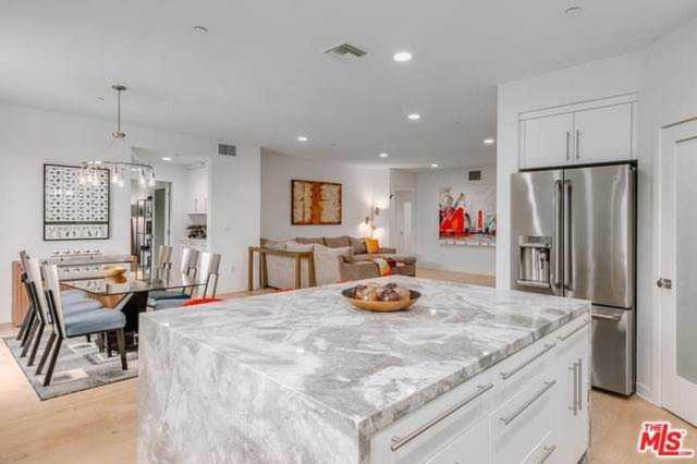 4240 Laurel Canyon #207 Studio City, CA 91604