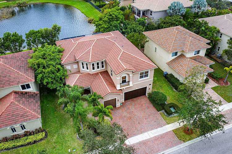 8902 Cobblestone Point Circle Boynton Beach, FL 33472