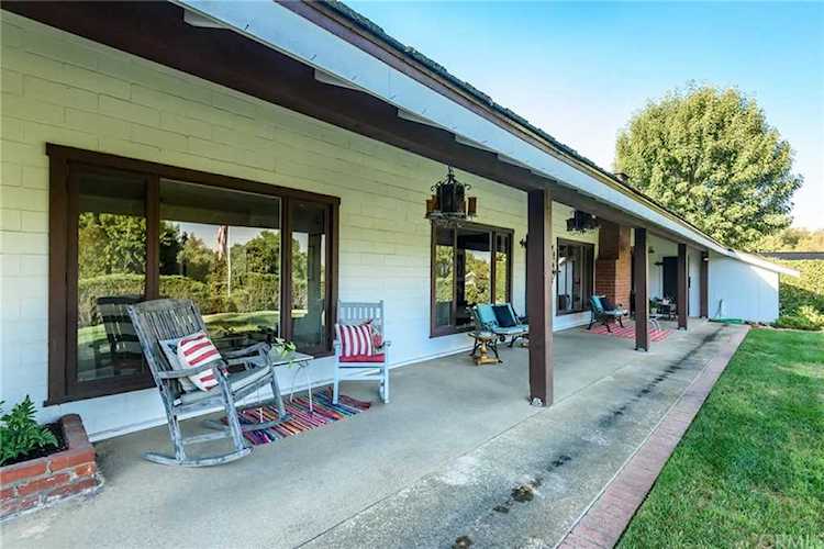 10 Empty Saddle Road Rolling Hills Estates, CA 90274