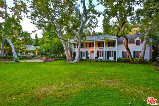 2220 Mandeville Canyon Road Los Angeles, CA 90049