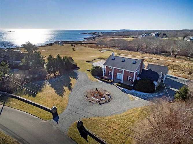 71 Cliff DR Narragansett, RI 02882