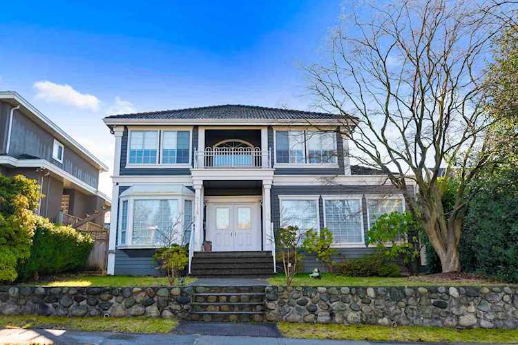 2418 W 18th Avenue Vancouver, BC V6L 1B1