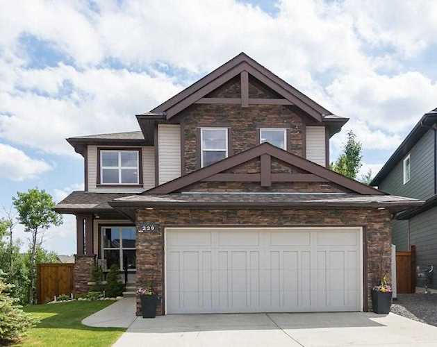 229 Cortina Bay SW Calgary, AB T3H 0L7
