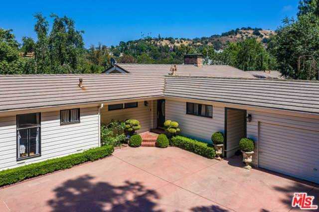 3915 Alomar Drive Sherman Oaks, CA 91423