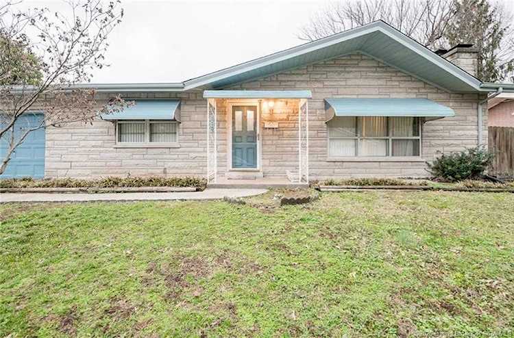 113 N Elm St Clarksville, IN 47129