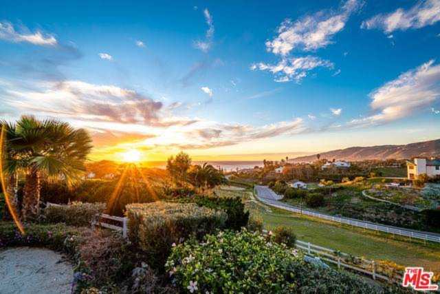 29821 Baden Place Malibu, CA 90265