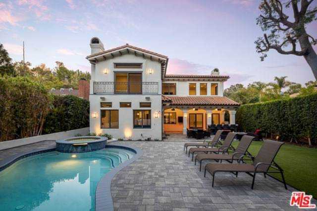 1009 N Bundy Drive Los Angeles, CA 90049