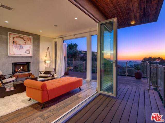 2425 Solar Drive Los Angeles, CA 90046
