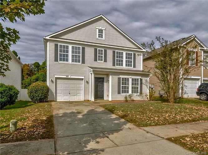 1642 Prairie Valley Dr Charlotte, NC 28269