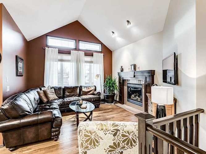 135 Cranleigh Way SE Calgary, AB T3M 0A1