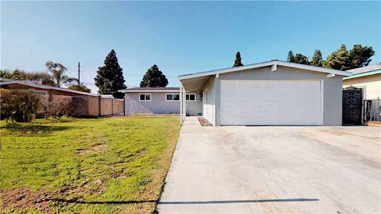 20021 Flallon Avenue Lakewood, CA 90715