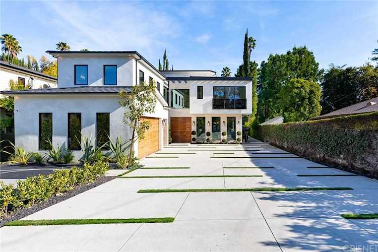 4544 Woodley Avenue Encino, CA 91436