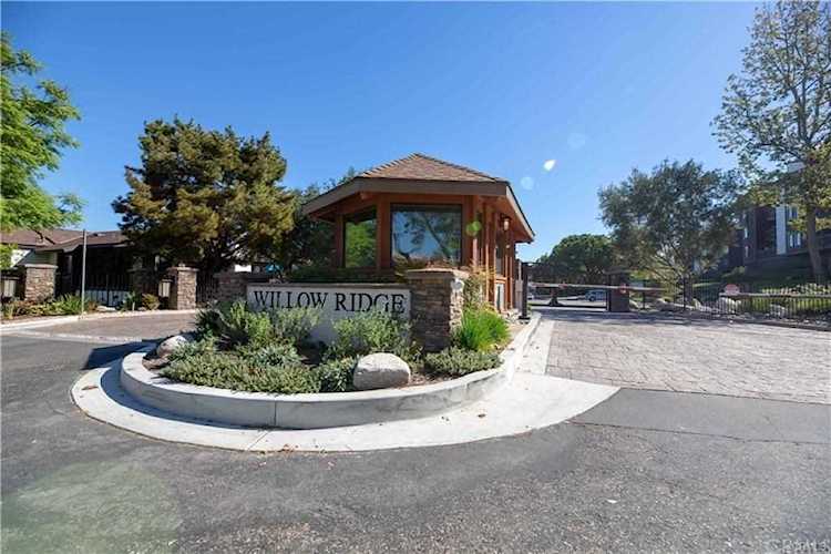 2500 E Willow Street #102 Signal Hill, CA 90755