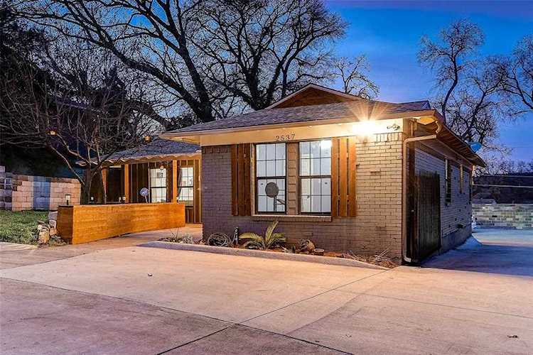 2537 W Kiest Boulevard Dallas, TX 75233