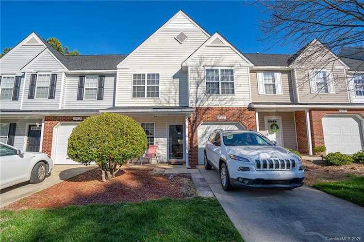 10061 University Park Ln Charlotte, NC 28213