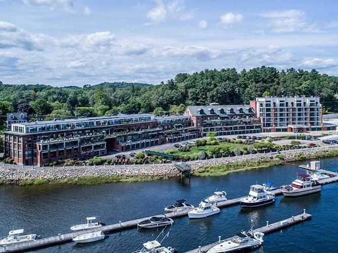 60 Merrimac St #208 Amesbury, MA 01913