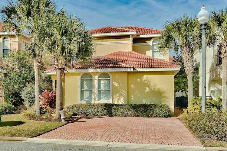 4742 Amhurst Circle Destin, FL 32541
