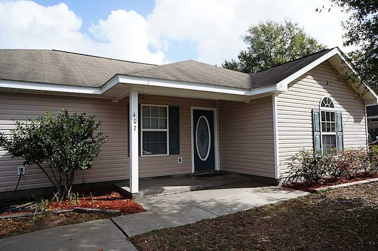 407 E Renoir Road Defuniak Springs, FL 32433