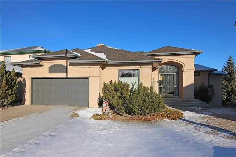 117 Hamptons Mews NW Calgary, AB T3A 5C2