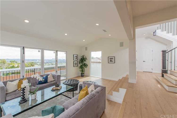 8417 Harold Way West Hollywood, CA 90069
