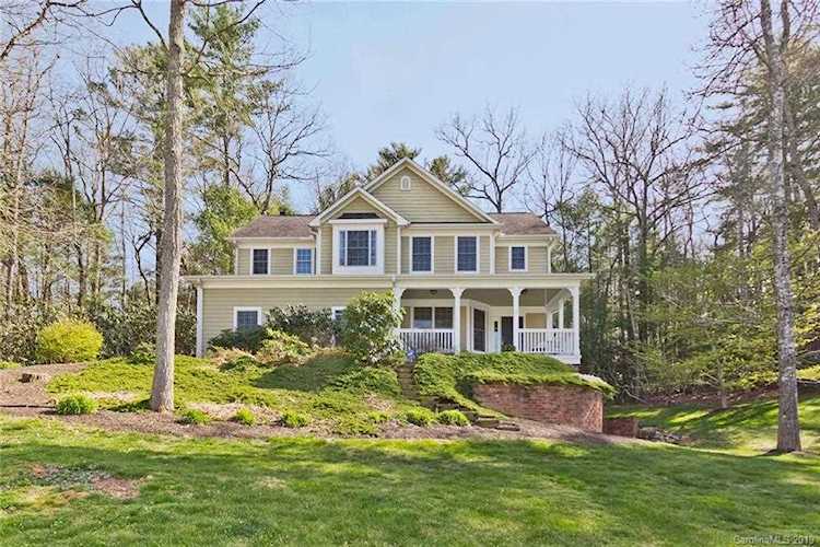 17 Madelyn Ln Fairview, NC 28730