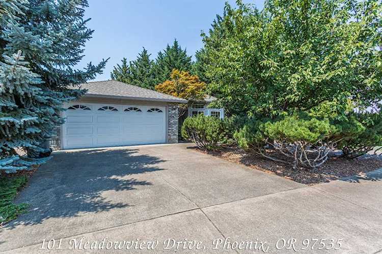 101 Meadow View Dr Phoenix Jackson OR { zip} Photo 1