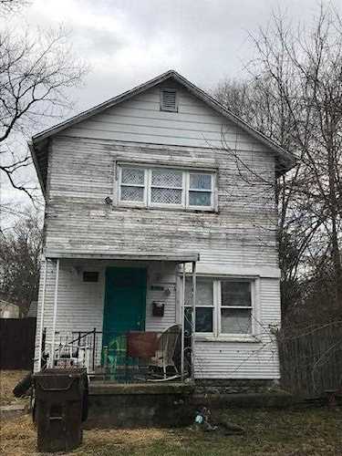 2404 Parkwood Avenue Columbus, OH 43211