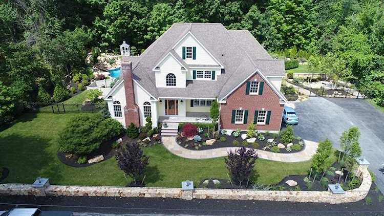 Milford, 13 Whitewood Rd, MA, home for sale Photo 1