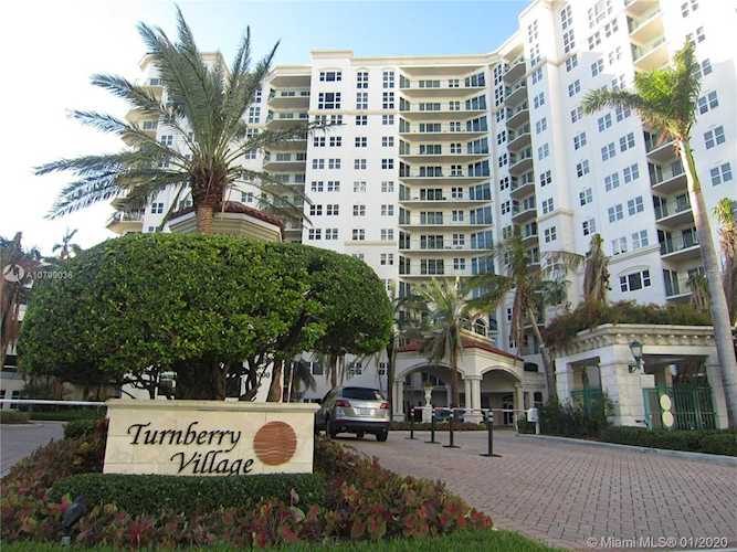 20000 E Country Club Dr #411 Aventura, FL 33180
