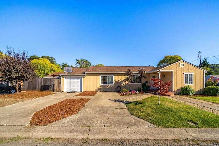 17 Arrowwood Avenue Napa, CA 94558 | MLS 21921221 Photo 1