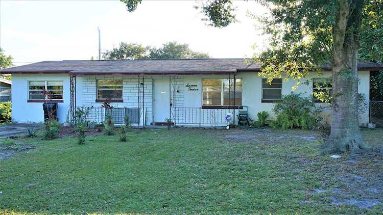 1612 SE Apache Avenue Stuart, FL 34994