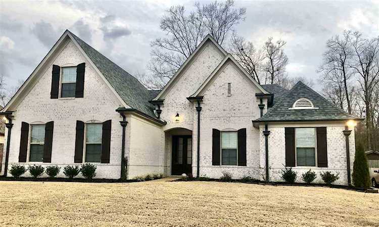 325 Laurel St Oakland, TN 38060