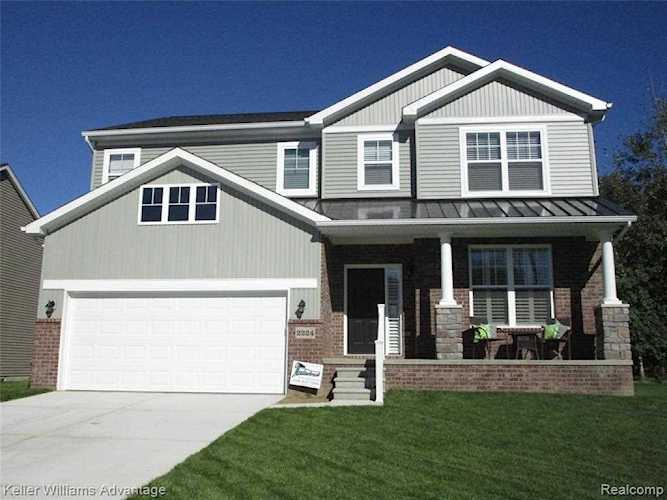 2224 Crystal Crossing Dr Howell, MI 48843 | MLS 2200003938 Photo 1