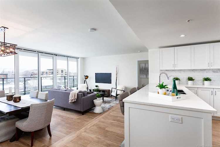 485 Groves Avenue #309 Kelowna, BC V1Y0C1
