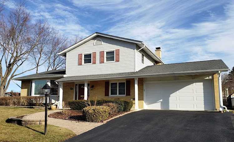 4065 Winston Dr Hoffman Estates, IL 60192 | MLS 10611299 Photo 1