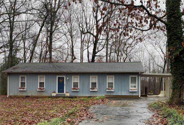 5407 Glenview Dr Hickory Nc 28602 Mls 3582741