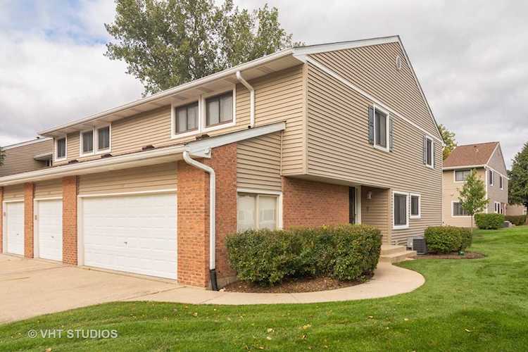 122 Windwood Ct Buffalo Grove, IL 60089