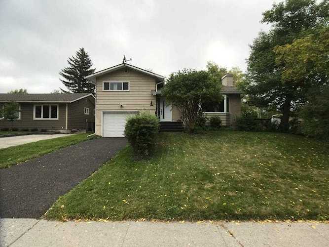 8224 7 Street SW Calgary, AB T2V 1G6