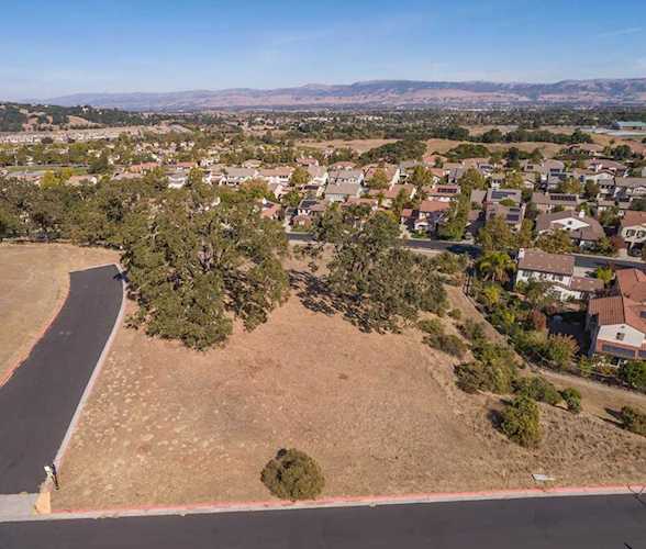 2030 Portmarnock Way Gilroy, CA 95020