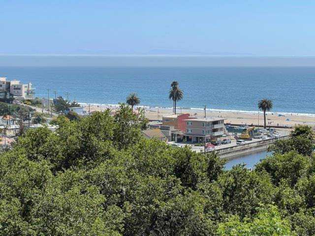 02 Sea Terrace Aptos, CA 95003