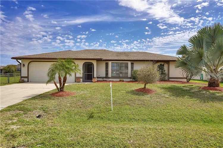 556 Posadas Circle Punta Gorda, FL 33983
