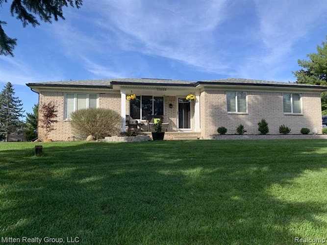 11889 Creekside Ln Brighton Twp, MI 48114 | MLS 2200004312 Photo 1