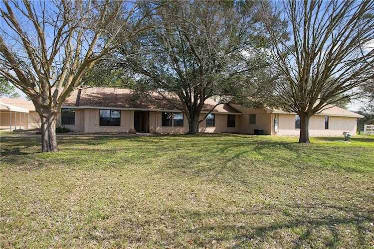 2641 Fm 1704 Elgin, TX 78621