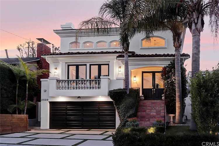 2509 Poinsettia Avenue Manhattan Beach, CA 90266