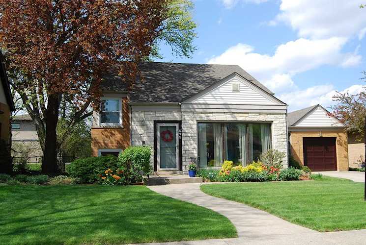 371 E Webster Ave Elmhurst, IL 60126